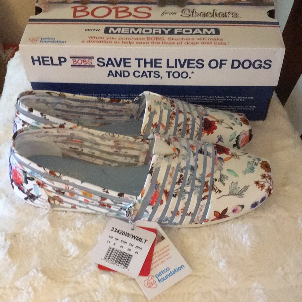 *NEW* Bob’s by Sketchers Size 11 WIDE